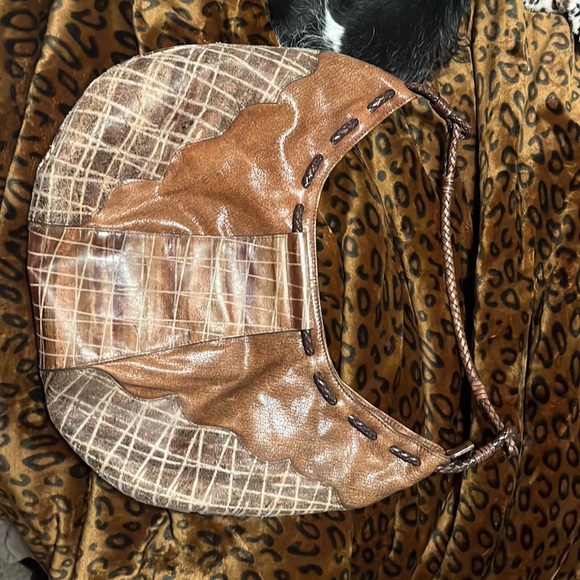 Sondra Roberts Vintage Leather Hobo Bag - Picture 11 of 15